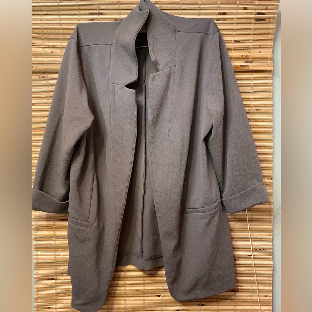 Maurice’s gray knit blazer